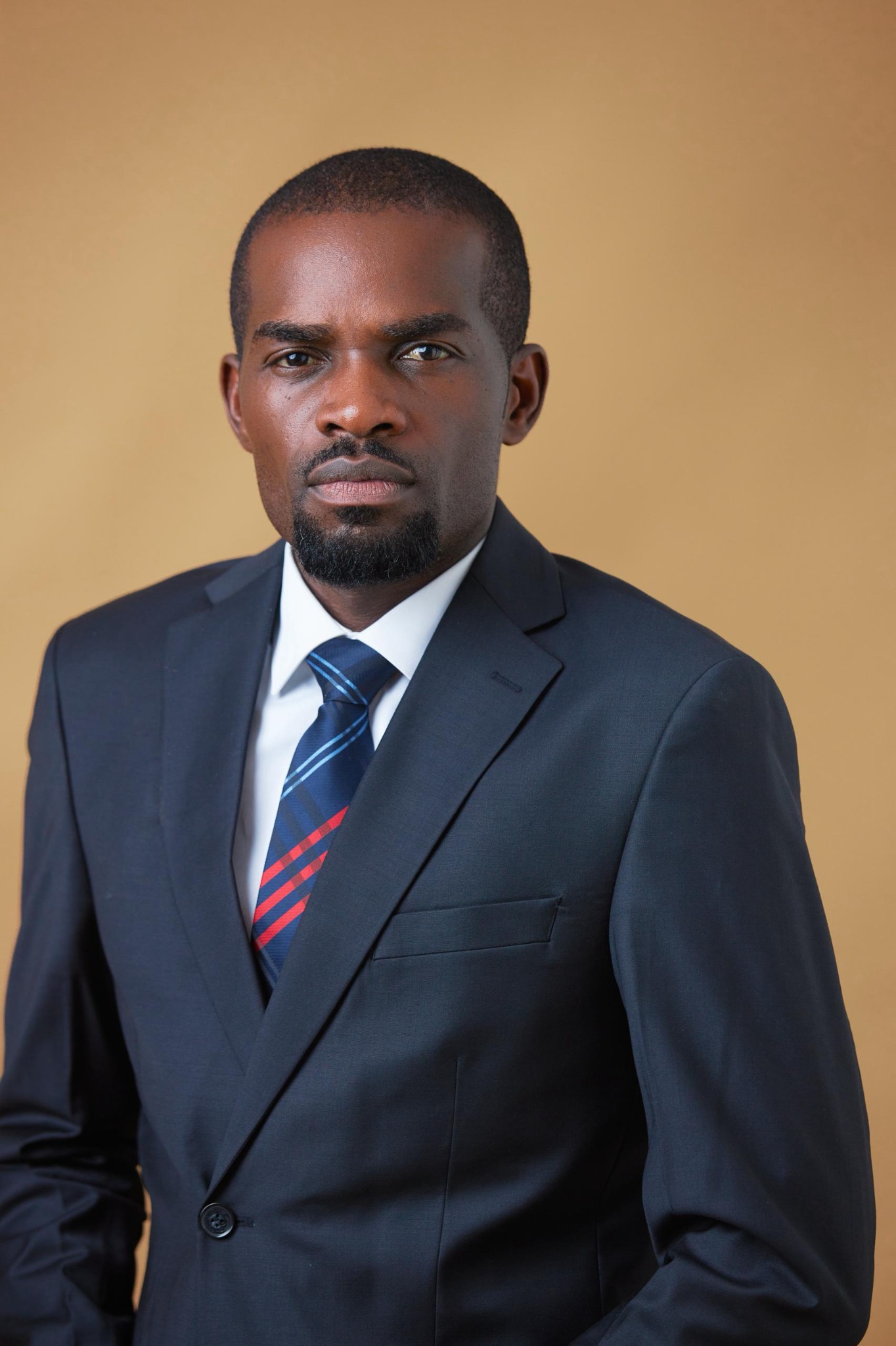 Portrait de l’Apôtre Kenny Omole